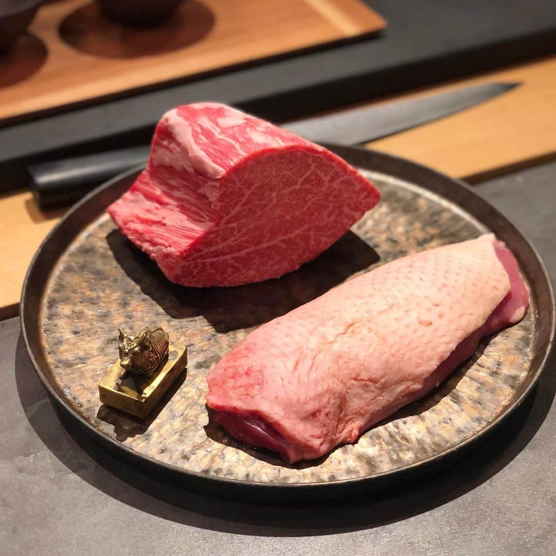 赤松悠実さんのインスタグラム写真 - (赤松悠実Instagram)「@u.kai.hattori  最っ高に美味しい食事でした。 カウンター5席のみのお店。 その日の仕入れによって服部シェフが考えるコース🤍 私はカモとゴルゴンゾーラの手作りパスタが もぅもぅ、最高すぎました。 ゴルゴン具合(?!)と鴨の肉肉しさ、 大好きなトリュフとタケノコも💓😍 メインのお肉は炊きたてのご飯とともに オリジナル丼にしていただきました！ 予約の取れないお店になったら嫌だな〜🥺笑 #食 #グルメ #北新地 #大阪」3月26日 10時03分 - akamatsuyuumi