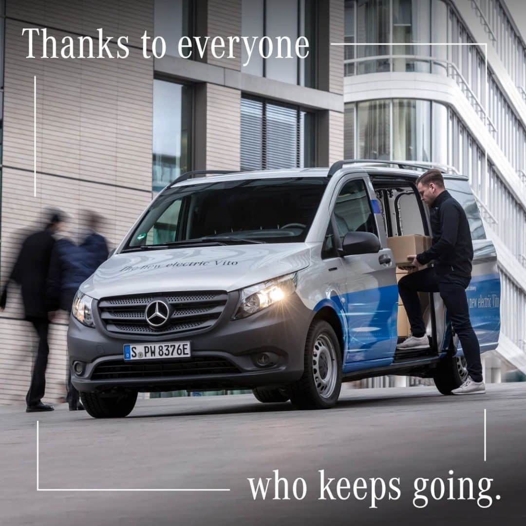 メルセデス・ベンツさんのインスタグラム写真 - (メルセデス・ベンツInstagram)「In times of social distancing, mail and parcel carriers are working hard to keep our world connected. Thank you for making our lives brighter with all the goods we rely on in our daily lives. You make the world go round when many areas are at a standstill. . #mercedesbenz #MBVans #eVito #Vito #eMobility」3月26日 10時00分 - mercedesbenz