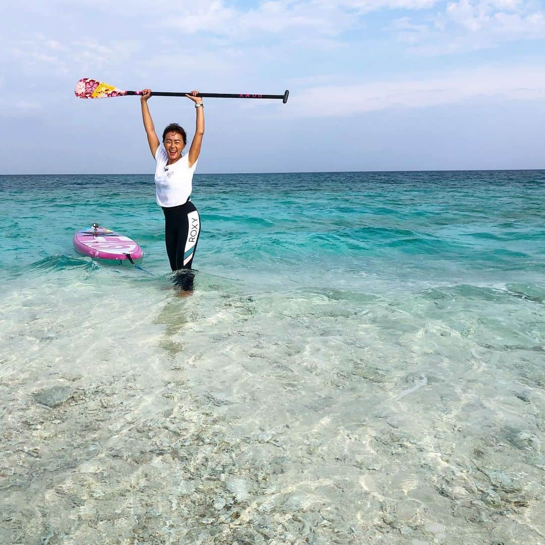 田中律子さんのインスタグラム写真 - (田中律子Instagram)「東洋のガラパゴス🏝 西表島🌞👏👏👏🌞 ひゃっほーーーーーーーいっ🏄‍♀️ 35年前のバラス島はもっと大きかったけど、かなり小さくなって、位置も変わってた❗️ 台風や、潮流で、海底や堆積が変化してる🙆‍♀️でも綺麗な海には変化なし❗️ #tokaiケーブルネットワーク  #田中律子の旅するsup  #旅sup  #シーズン4 #田中律子  #sup #supyoga  #okinawajapan」3月26日 10時01分 - ri2kotanaka