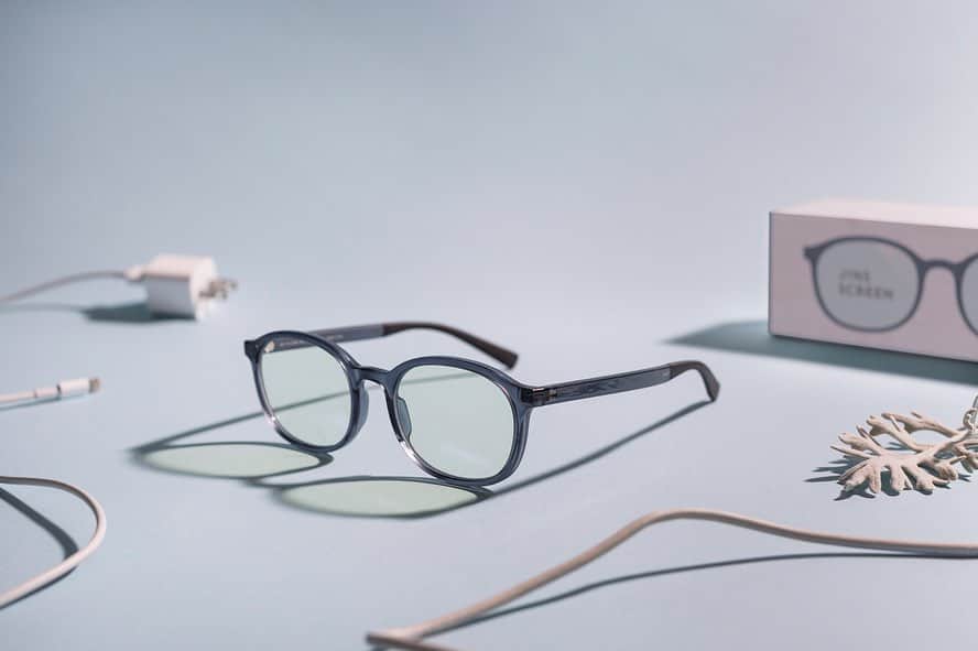 JINSさんのインスタグラム写真 - (JINSInstagram)「Reduce digital eyestrain after long screen time. We're giving 10% off all boxed JINS SCREEN: ready-to-go non-rx computer glasses.  Get yours at jins.life/readytogo and use code: JINSSCREEN (expires 5/3)」3月26日 11時32分 - jins.usa