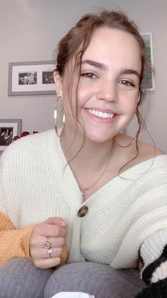ベイリー・マディソンのインスタグラム：「TIME CHANGE-  3pm on Friday- @NewHopeBlake 3pm Saturday- @valerie_heckel  3pm Monday- @katrinakleinmakeup  Noon tbc Tuesday @danivitale」