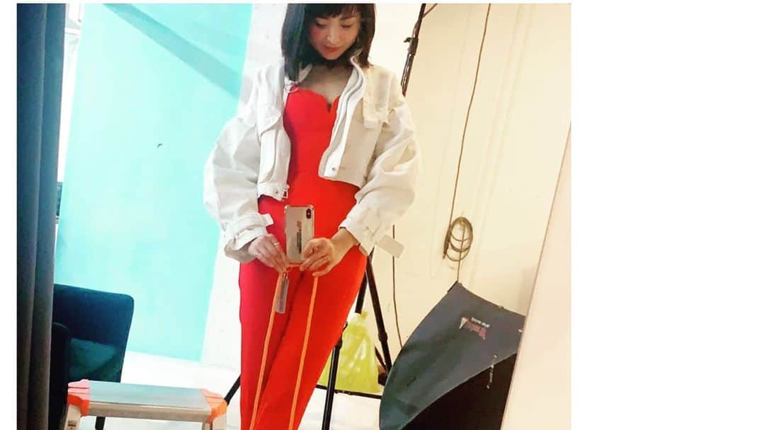 都乃さんのインスタグラム写真 - (都乃Instagram)「Shooting📸⚡️ （´-`）.｡oO（ちゃんと朝早起き出来てよかった。。 #shooting  #reddress #japanesegirl #Model #Artist」3月26日 11時47分 - tonomotono
