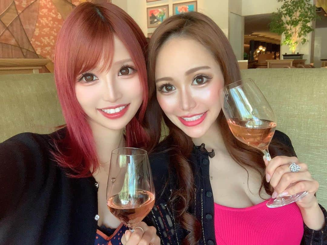 桜ゆみさんのインスタグラム写真 - (桜ゆみInstagram)「. 乃愛ちゃんと久しぶりに😍💕 ここすっごく居心地良くてまったりした♥️ .  #grandprince #grandprincehotel #grandprincehotelnewtakanawa #グランドプリンスホテル新高輪 #グランドプリンスホテル高輪  #アフタヌーンティー #桜のアフタヌーンティー #桜アフタヌーンティー #歌舞伎町キャバ嬢 #桜ゆみ #桜咲乃愛」3月26日 12時00分 - yumi.sakura1111