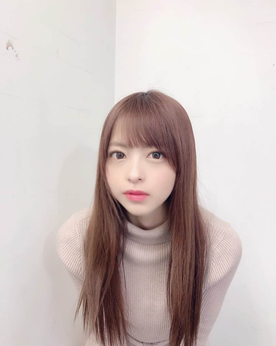 のインスタグラム：「ぼー  #ストレート　#大人メイク　#マスカラ　#大人コーデ　#桜もこ　#japanesegirl #japanesemodel #japanese #instagram #instagood #instapic #撮影」