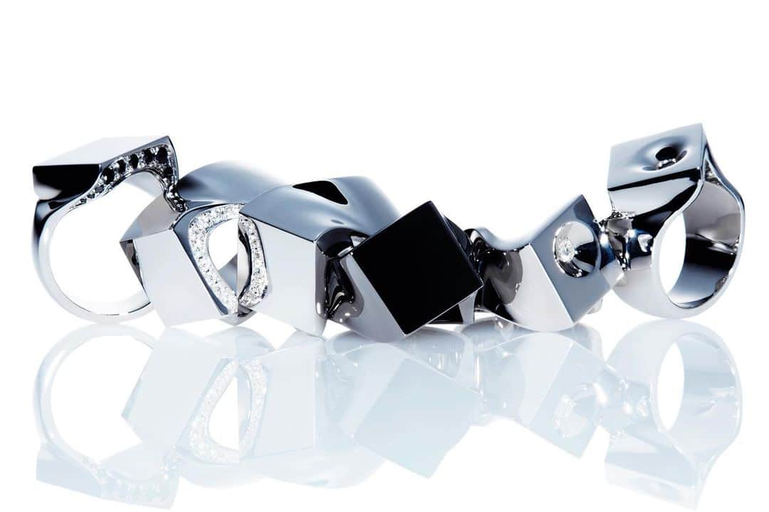 コアジュエルスさんのインスタグラム写真 - (コアジュエルスInstagram)「SIGU®︎COREJEWELS #corejewels #corejewelssigu #diamond #blackdiamond #jewelry #art #ring」3月26日 12時15分 - corejewels_lab