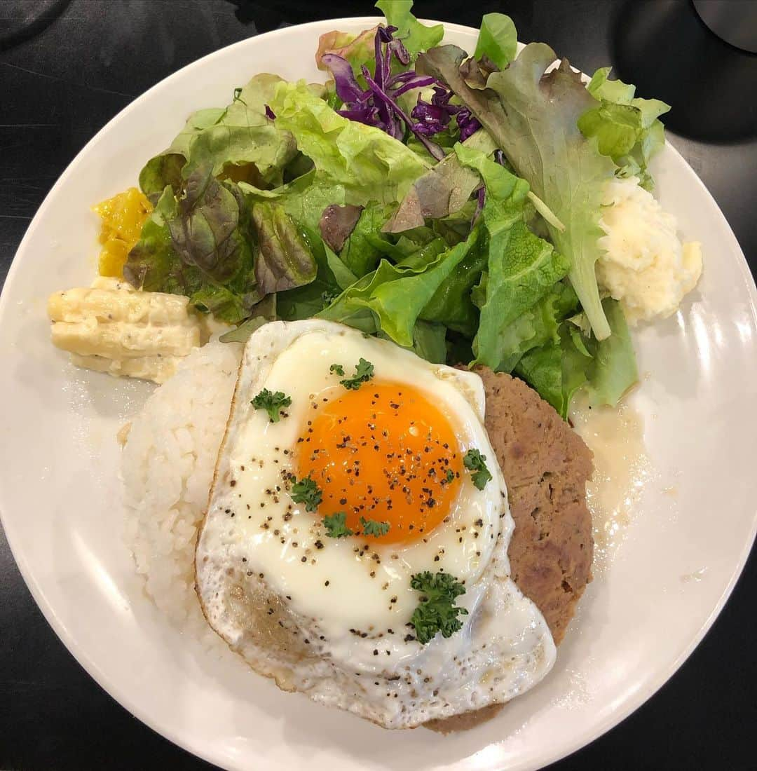 本間紗理奈さんのインスタグラム写真 - (本間紗理奈Instagram)「#givemechocolate の #ミートローフプレート 🍽 ランチ食べたの初かも🧐👏 with mika 🥰❤️ #新潟ランチ #新潟カフェ #ギブミーチョコレート」3月26日 12時25分 - sarinaaaaa_h