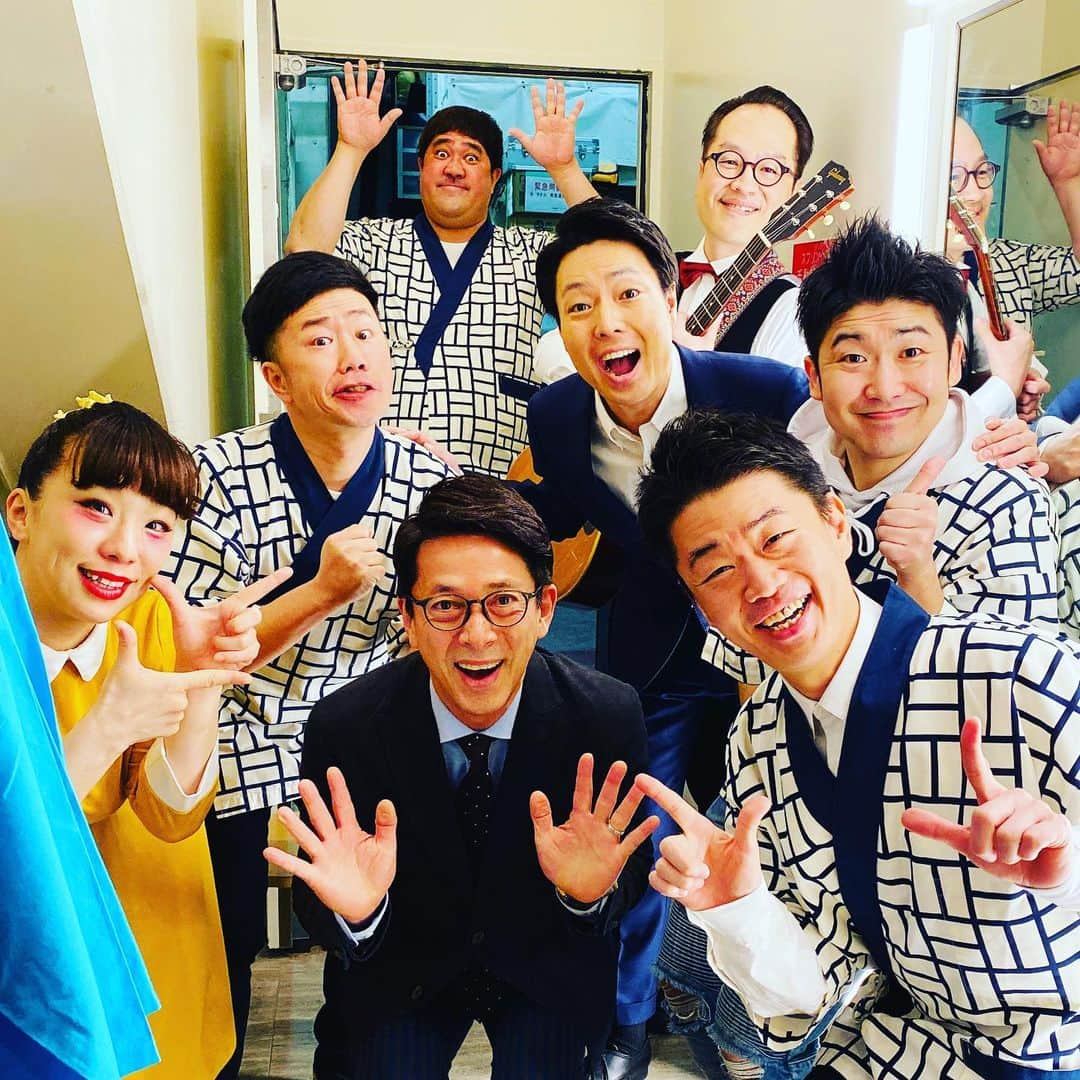 西川忠志さんのインスタグラム写真 - (西川忠志Instagram)「NGKから生配信  今日は写真の皆んなで なんばグランド花月から よしもとYouTubeチャンネル 生配信に参加させて頂きました。  ご覧頂きました皆様 ありがとうございました。  大阪チャンネルなどで アーカイブ配信もしております。 皆様お時間ございましたら またご覧頂けます様宜しくお願い申し上げます。  明日は15時から よしもと祇園花月より 生配信に参加させて頂きます。 どうぞ宜しくお願い申し上げます。  感謝  #よしもとYouTubeチャンネル　#生配信　#なんばグランド花月 #NGK  #吉本新喜劇　#清水けんじ　#吉田裕　#信濃岳夫　 #諸見里大介　 #リーダー　#松浦真也　#レイチェル　 #森田まりこ　 #西川忠志  #大阪チャンネル　#アーカイブ　 #祇園花月　#ありがとうございます　#ありがとう　#感謝」3月26日 12時35分 - nishikawa_tada