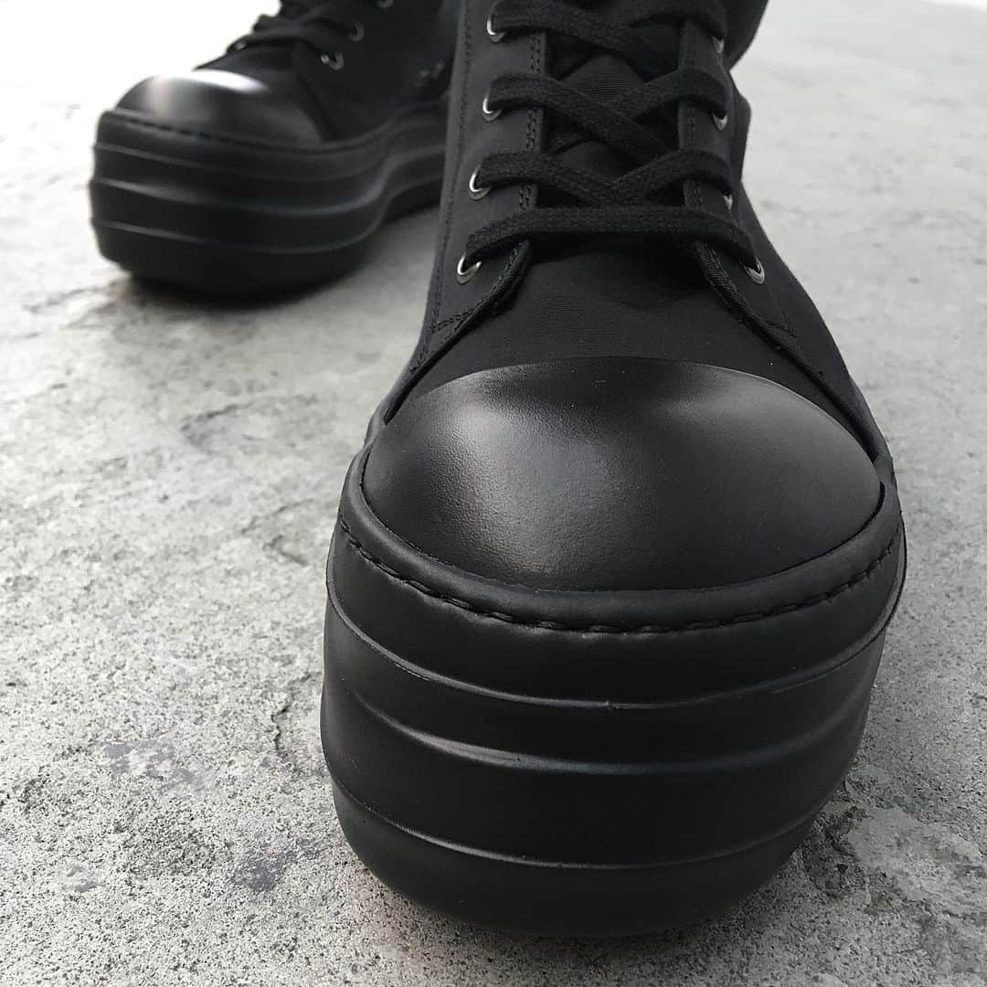 エリミネイターさんのインスタグラム写真 - (エリミネイターInstagram)「20SS RICK OWENS DRKSHDW Delivery Completed at ELIMINATOR. . ▪︎Double Sole Shoes . #rickowens #drkshdw #art #newcollection #ss20 #ss20collection #20ss #larrylegaspi #richardwagner #eliminator #tokyo #daikanyama #sneakers #kicks #military #fashion #ryojiikeda #rickowensdrkshdw #style #black #tecuatl #azteca」3月26日 13時02分 - eliminator_tokyo