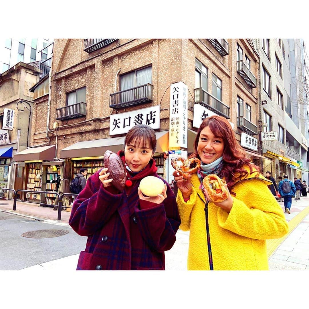 のインスタグラム：「今夜の　#パン旅。は LiLiCoさんと神田のパン屋さんを巡ります🍞  カレーパン特集です！ でもカレーライスも食べちゃったぜ👳🏾‍♀️ よる7時から NHKBSプレミアムにて」