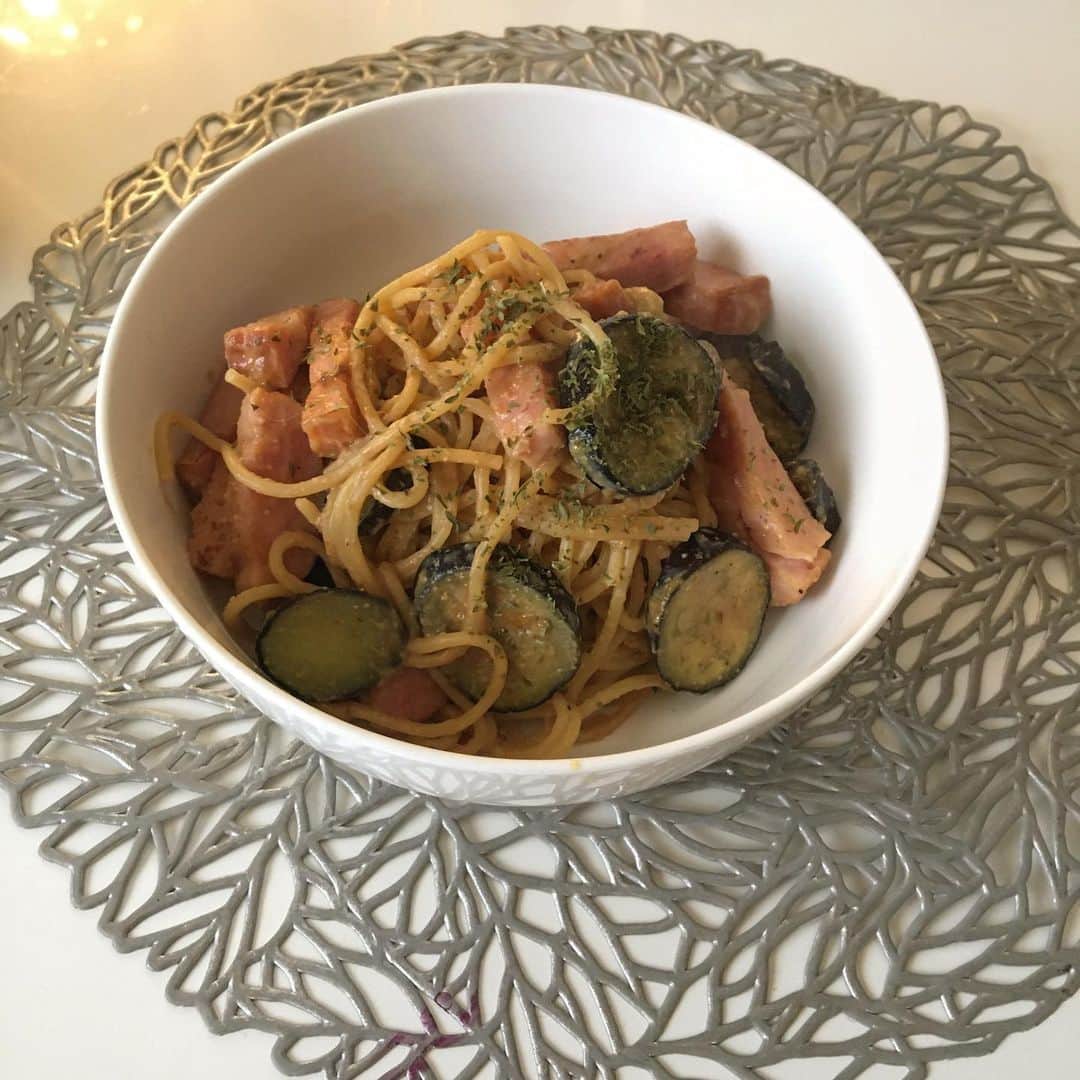 吉良穂乃香のインスタグラム：「ナスとベーコンの味噌クリームパスタ🍝 #おうちごはん#男飯感強い#具材は大きめ#きらめし1」