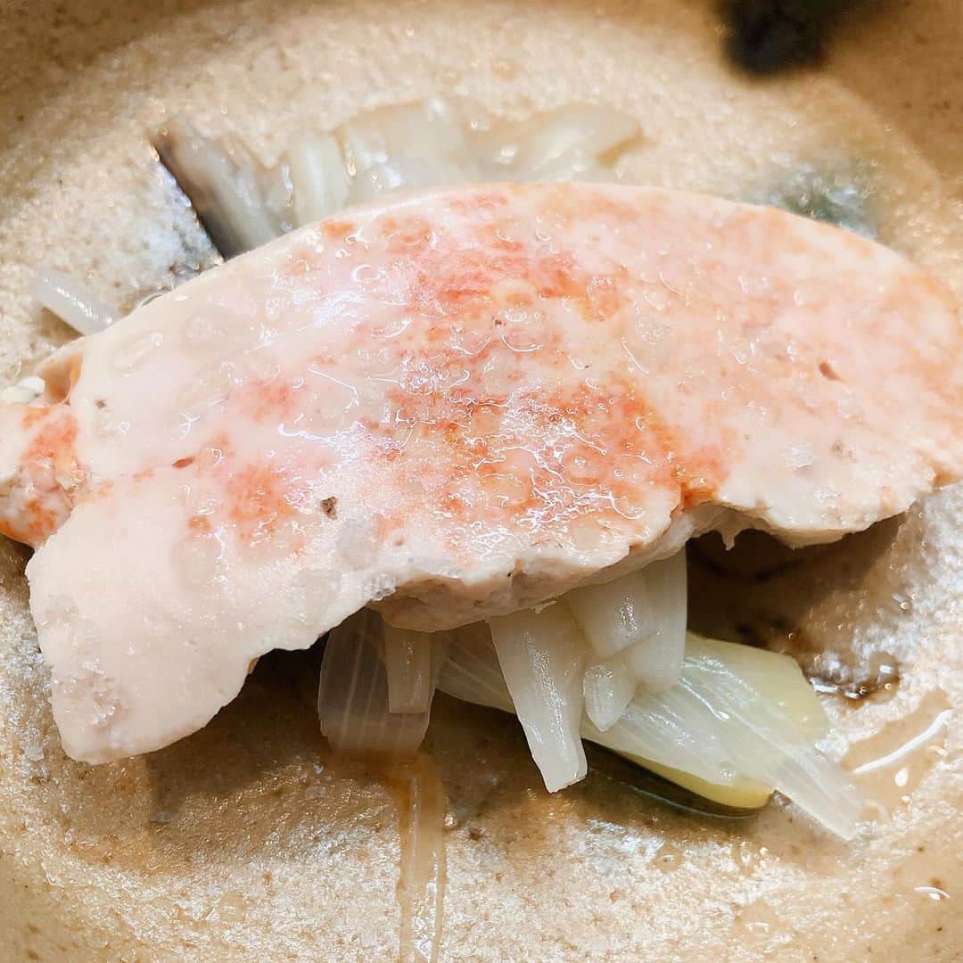 阿部洋子さんのインスタグラム写真 - (阿部洋子Instagram)「🍣 この間のお寿司尽くし2軒目。  コチラはたったの4席。 辛うじて予約取れた。  わざわざ豊洲まで行って仕入れているとか。  フグとかあん肝とか、 その手のがすき過ぎる。  #sushi  #お寿司  #美味しゅうございました」3月26日 23時49分 - hirocoring