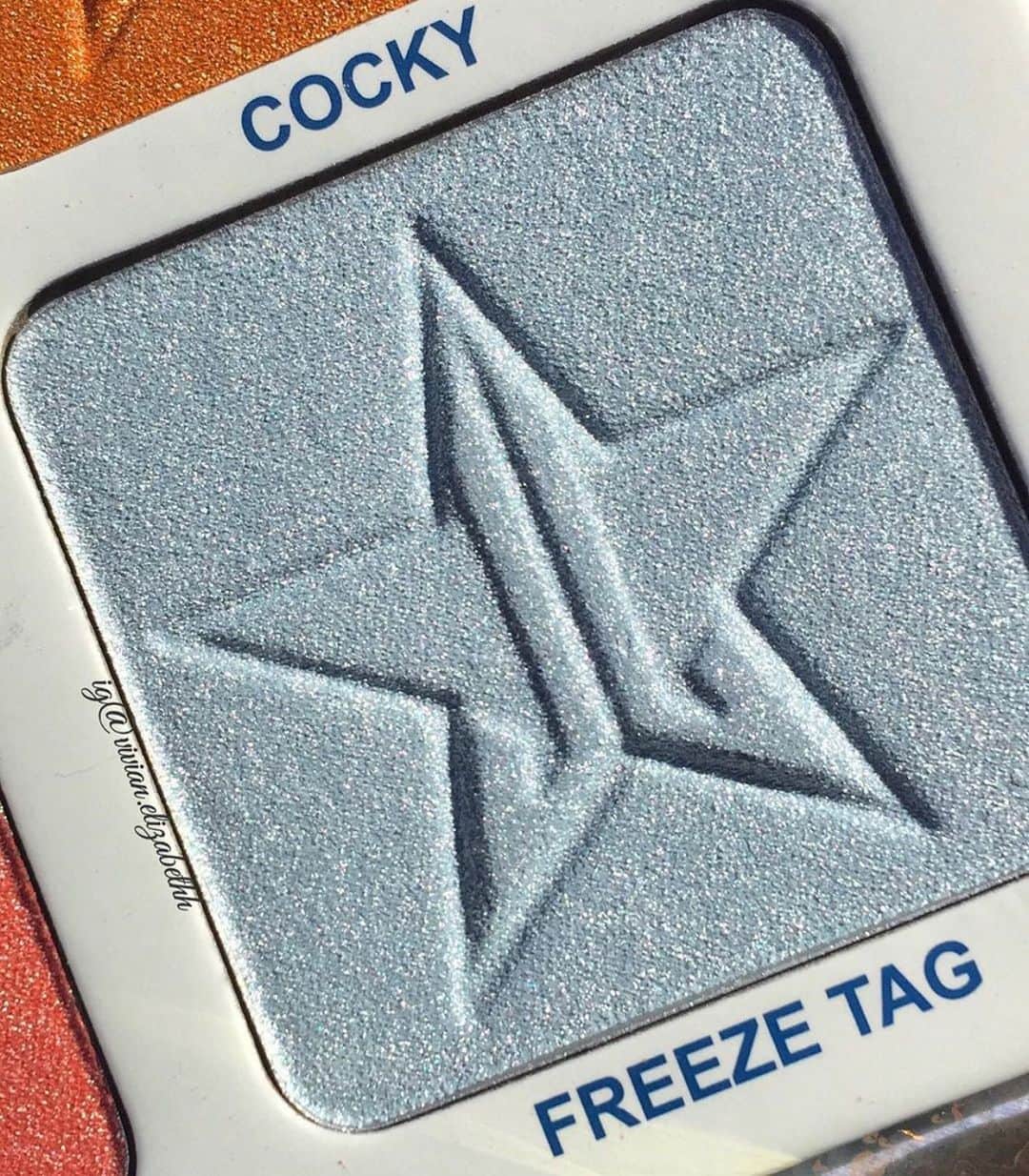 Jeffree Star Cosmeticsさんのインスタグラム写真 - (Jeffree Star CosmeticsInstagram)「@vivian.elizabethh zooms in on shade Freeze Tag from our Brainfreeze Skin Frost Pro Palette 🥶🧊#jeffreestarcosmetics」3月27日 0時18分 - jeffreestarcosmetics