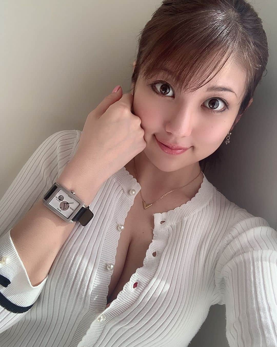 神谷麻美さんのインスタグラム写真 - (神谷麻美Instagram)「@nomonday_jp の時計だよ💖🌸💖素敵💖💖 🌸 #nomonday#ノーマンデー#腕時計#時計#手元倶楽部 🌸 クーポンコードは、 『asamicx』 使用で10パーセントオフになります。」3月27日 0時23分 - asamice428