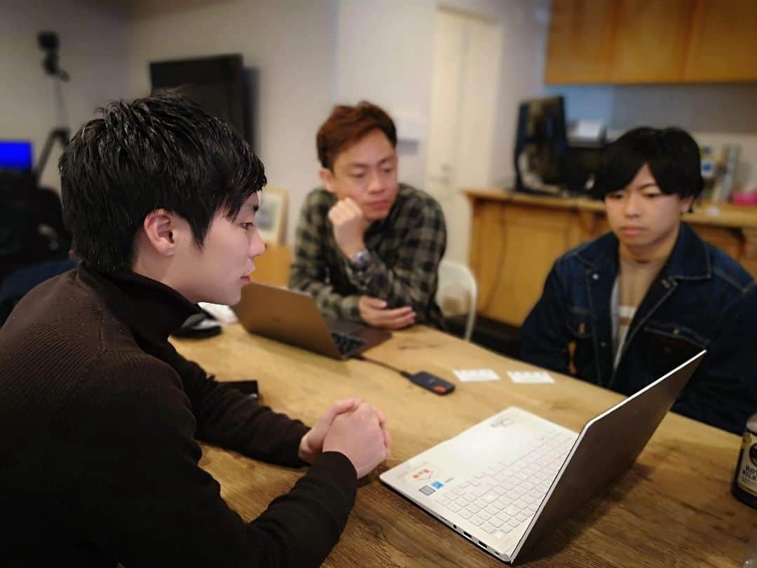 のインスタグラム：「時間がある今だからこそ、若者たちと話をしています。  クルマ好きの若者たちが創る未来、僕にできること。  #寿一サロン #君たちの未来へ #クルマ #クルマ好き #役割分担」
