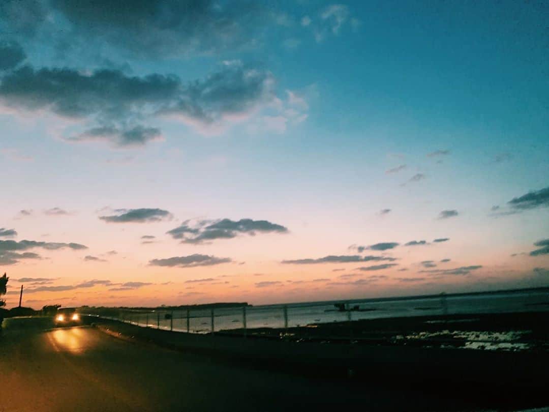 志田友美（ゆうみん）さんのインスタグラム写真 - (志田友美（ゆうみん）Instagram)「どこに行っても海が見える🏝真夏のオリオン。  #無意識に #海写ってるやつしか #撮ってない」3月26日 17時09分 - yuumi_shida