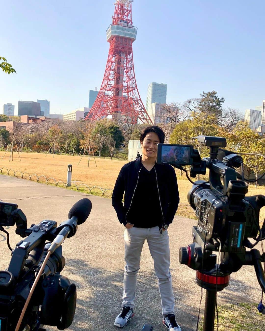 松下信治のインスタグラム：「It’s spring, a perfect day for filming🌸 #dazn」