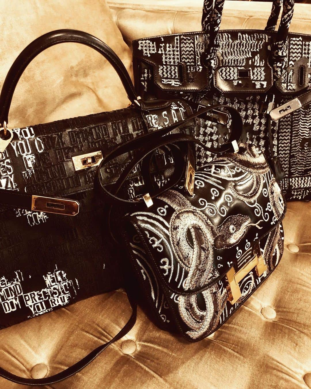 ジェイアーのインスタグラム：「The Vintage Iconic Hermes Bag X Jay Ahr Collection  Black Birkin “Keffiyeh”  Provenance  Riyadh, Saudi Arabia - 2007  Black Kelly “Shine on you crazy diamond” Provenance  Paris, France - 1992  Black Constance “Thangka” Act 2 Provenance Hong Kong - 1972  #hermes #jayahr #jonathanriss #kelly #birkin #constance #hermes #embroidery #sustainable #Art #iconsxjayahr #everyhumanisanartist #mariefrancevandamme #Thangka #Pinkfloyd #keffiyeh」