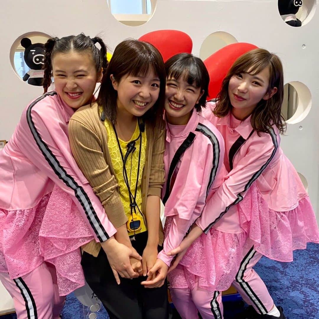 中川実咲のインスタグラム：「. 高知中央高校ダンス部の皆さん！  今月アメリカの大会に 日本代表として出場するはずが コロナの感染拡大受けて中止に。 世界の舞台で披露するはずだったダンスを からふるのスタジオで披露してくれました。 生出演後、皆さんも顧問の先生も涙。 出演していただいて喜んでいただいて こんなに幸せなことってないです。  キラキラな皆さんの これからの活躍楽しみにしています✨  #高知中央高校#高知中央高校ダンス部#日本一メンバー#からふる#生出演」