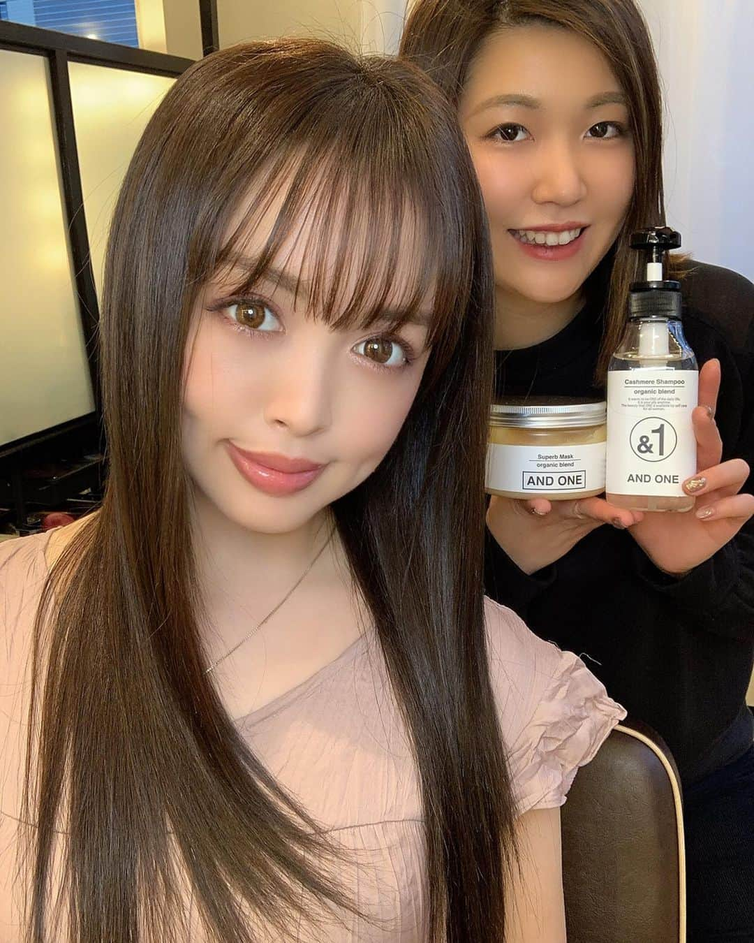 板橋瑠美さんのインスタグラム写真 - (板橋瑠美Instagram)「つるサラHair✨﻿ ﻿ ﻿ ﻿ どんどん毛質が良くなってる💕﻿ ﻿ ﻿ リニューアルして新店舗になった、﻿ Rr  salonへ♡﻿ ﻿ ﻿ 新しい店舗はなんだか撮影スタジオとか﻿ シャネルみたいな感じで可愛かった♡﻿ ﻿ ﻿ 相変わらず紅茶の種類がたくさんあって﻿ 可愛いくて😍﻿ ﻿ ﻿ ﻿ いつもありがとうございます😊😊😊 thanks @rr_salon.omotesando」3月26日 19時30分 - rumi_official_0616