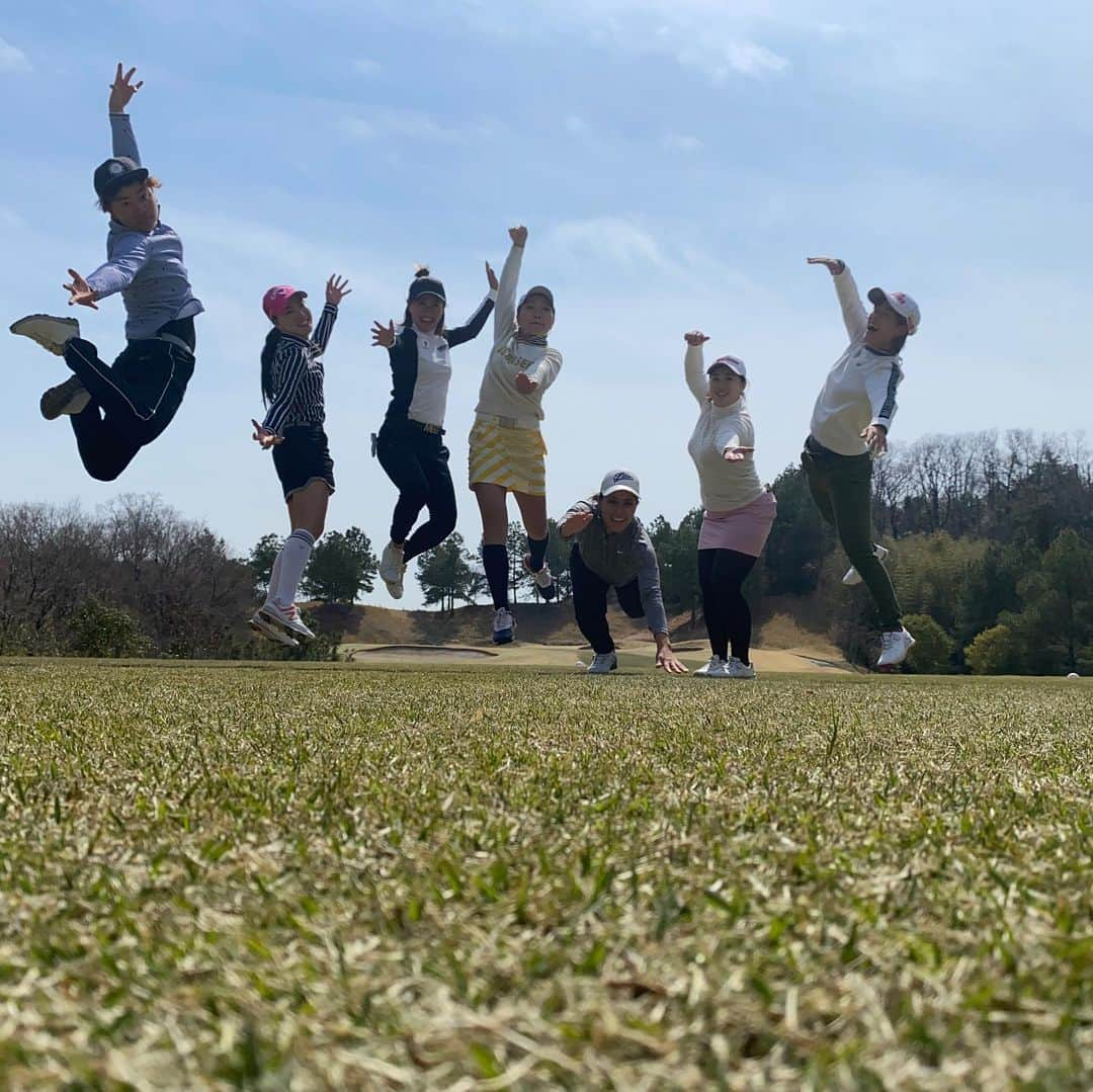 スタイヤーノ梨々菜さんのインスタグラム写真 - (スタイヤーノ梨々菜Instagram)「第1回97年会 ずっーと楽しみに待ってた！ 最高に楽しかったよ🤙 組は結局いつメンやったけど🤣 次はまわったことない人とまわりたいなー 第2回はもっと人数増やしたい😊 参加者お待ちしておりまーす！ #golf #ゴルフ #吉川インターゴルフメッチャ #97 #癖の塊」3月26日 19時33分 - ririna9911