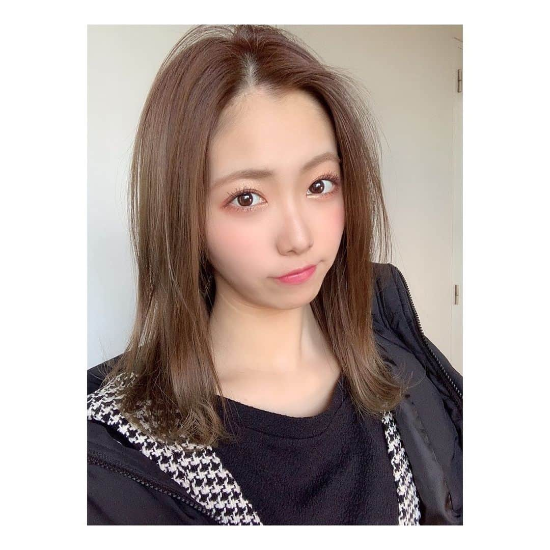 森田彩花さんのインスタグラム写真 - (森田彩花Instagram)「new color💁🏼‍♀️💗 ． ハイライト入れてるから良き色☺️✌️ 次は春っぽい感じにしてみよっかな🤭🤔♡ ． #newcolor #haircolor #ハイライト #コメよろ #いいねよろ」3月26日 19時48分 - ayaka_morita0529