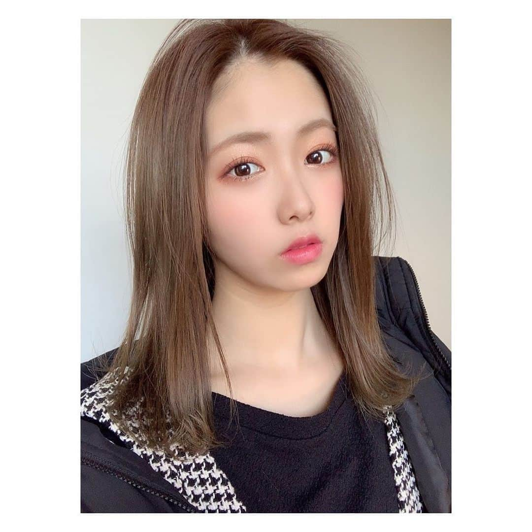 森田彩花さんのインスタグラム写真 - (森田彩花Instagram)「new color💁🏼‍♀️💗 ． ハイライト入れてるから良き色☺️✌️ 次は春っぽい感じにしてみよっかな🤭🤔♡ ． #newcolor #haircolor #ハイライト #コメよろ #いいねよろ」3月26日 19時48分 - ayaka_morita0529