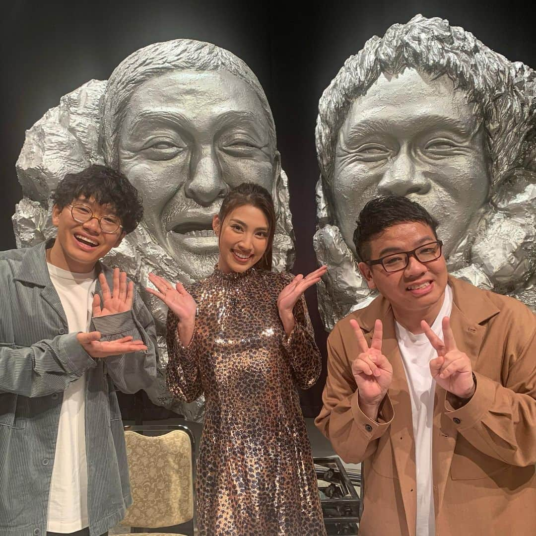 昴生さんのインスタグラム写真 - (昴生Instagram)「DXDX！！ #ダウンタウンDX #出演させていただきます！ #スペシャルなのでDXDX！ #観覧のお客さんはいなかったですが #めちゃ楽しい収録でした！ #青山めぐ さん #もいっしょでした！ #めちゃセクシー女です！ #ロケで御実家にお邪魔させていただきましたが #とんでも実家でした！ #放送お楽しみに！ #写真集もいただきました！ #見させていただいたのですが #興奮！ #嫁にバレないように部屋に隠しました！ #こっそり見続けます！ #だって表紙の写真が #乳を髪で隠してるねんもん！ #この髪どかしたら丸見えねんもん！ #やらしい！ #ありがとうございます！」3月26日 20時15分 - mikikousei