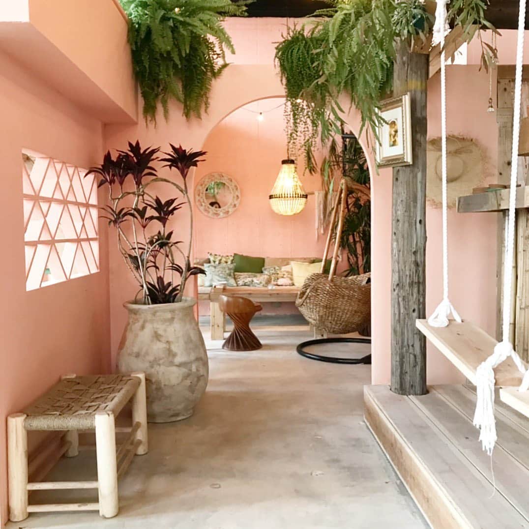 Jura Furnitureのグルメインスタ