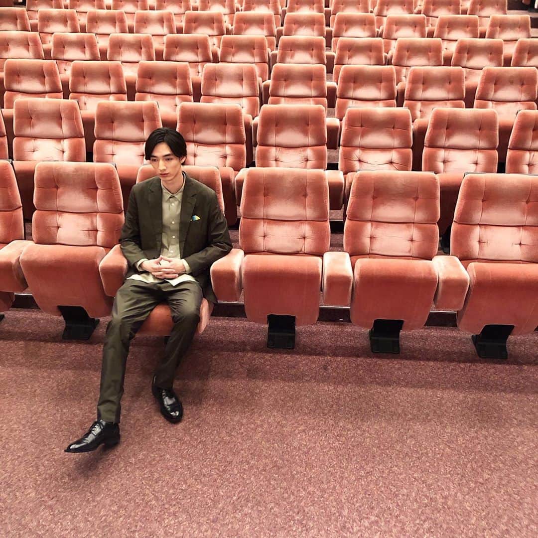 のインスタグラム：「. . 映画「甘いお酒でうがい」  先日の完成報告会の時の。 4月10日公開です、お楽しみに。  Styling / Hironori Yagi Hair&Makeup / Tomoya Nakamura  #甘いお酒でうがい」