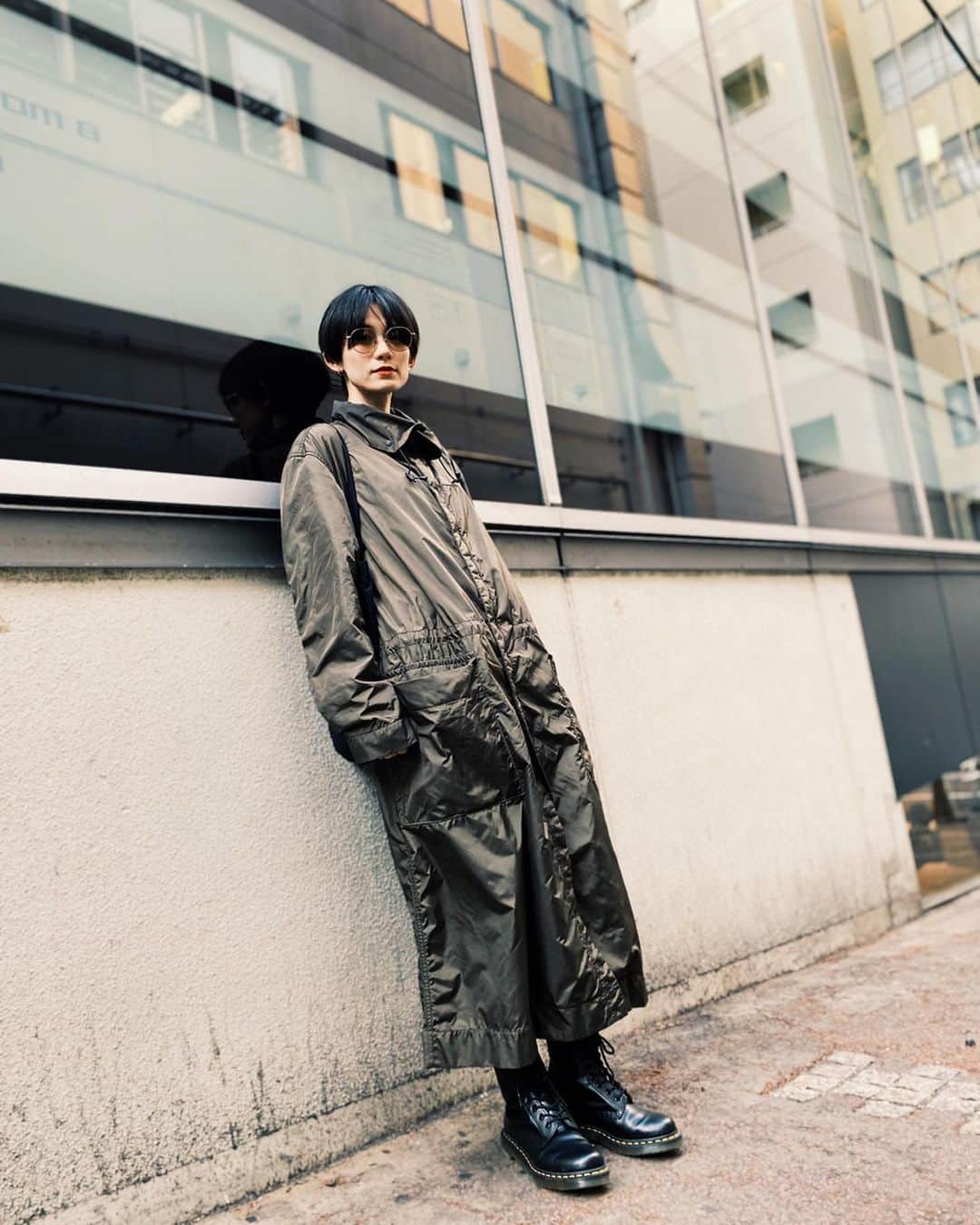 平山奈美のインスタグラム：「@zoff_eyewear  @isseymiyakeofficial  @drmartens_japan .  #コーディネート #ファッション #ママ #新米ママ #ママコーデ #私服 #男の子ママ #春コーデ #ショートヘア  #ハンサムショート #東京 #コーデ #fashion #coordinate #ootd」