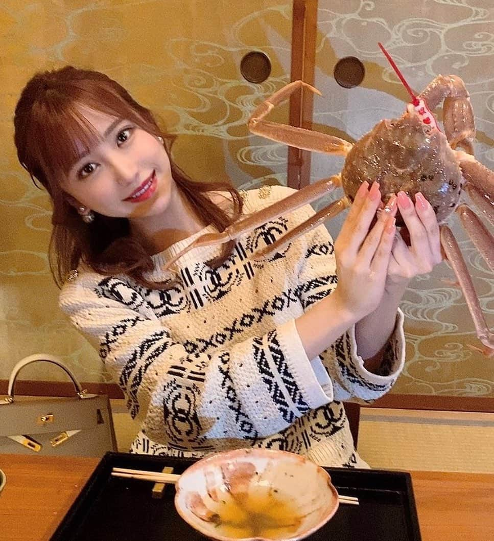 伴かなみさんのインスタグラム写真 - (伴かなみInstagram)「かにかにかにーーー🦀！﻿ ﻿ 高タンパク低カロリーで美味しいから﻿ トレーニング終わりにgood食❤️❤️ ﻿ ﻿ #赤坂 #和食 #きた福 #蟹 #蟹料理 🥢 #エルメス #エルメスバッグ #ケリー #ケリー25」3月26日 22時27分 - k____n.8