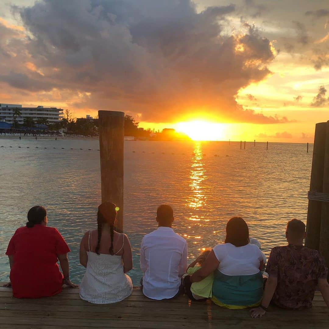 イアゴ・ファルケ・シルバのインスタグラム：「Donde la vida comienza y el amor nunca termina❤️ #family #mitodo」