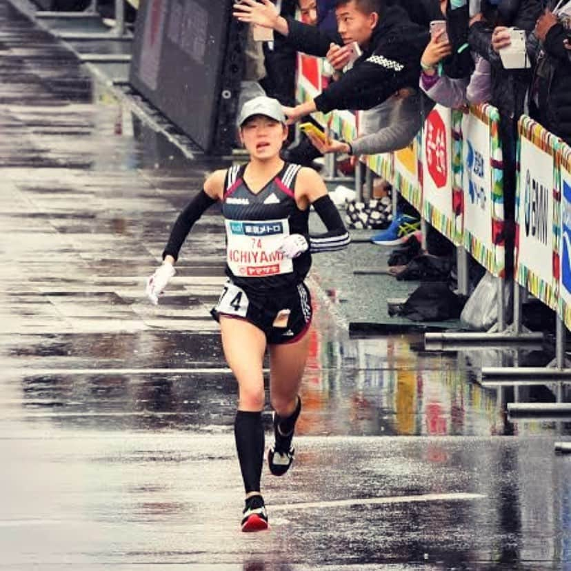 一山麻緒さん大ファンのインスタグラム：「麻緒選手初マラソン！ 東京マラソン7位日本人トップ！ 2時間24分33秒！ 初とは思えないすごいレースだった！雨の中悪いコンディション関係なくいい走りすぎた！ これからも期待！！ #一山麻緒 #東京マラソン#初マラソン#ワコール」