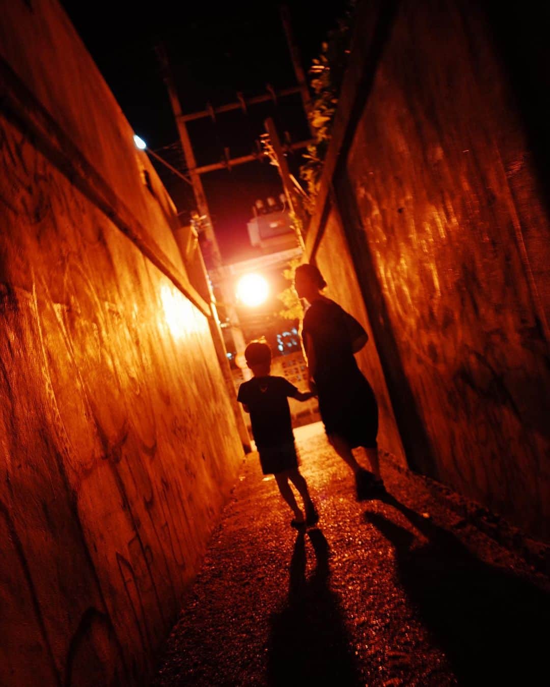 桃生亜希子さんのインスタグラム写真 - (桃生亜希子Instagram)「必ず道は、繋がっている。  #思い出　#希望の光」3月26日 22時44分 - pinokosugar