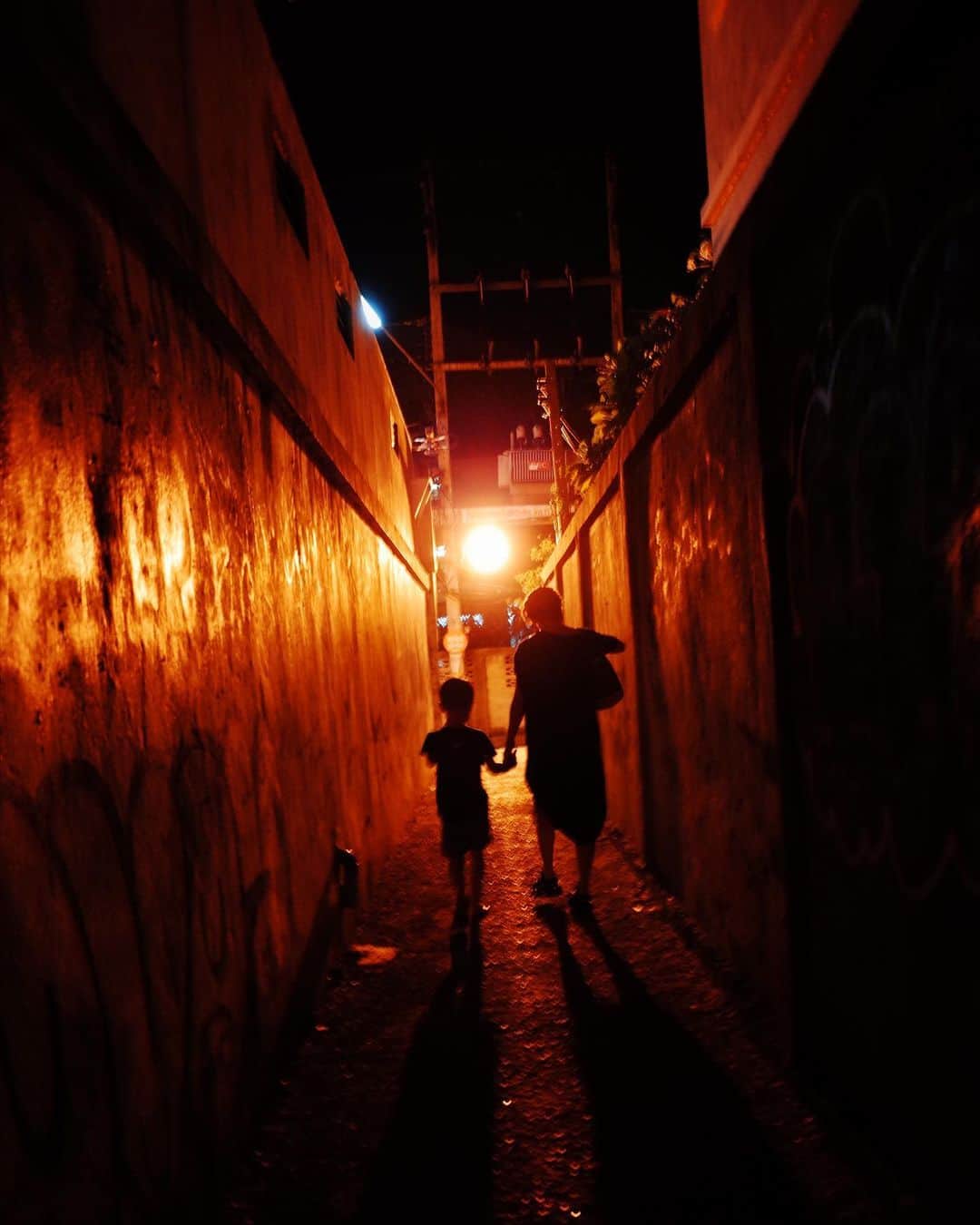 桃生亜希子さんのインスタグラム写真 - (桃生亜希子Instagram)「必ず道は、繋がっている。  #思い出　#希望の光」3月26日 22時44分 - pinokosugar