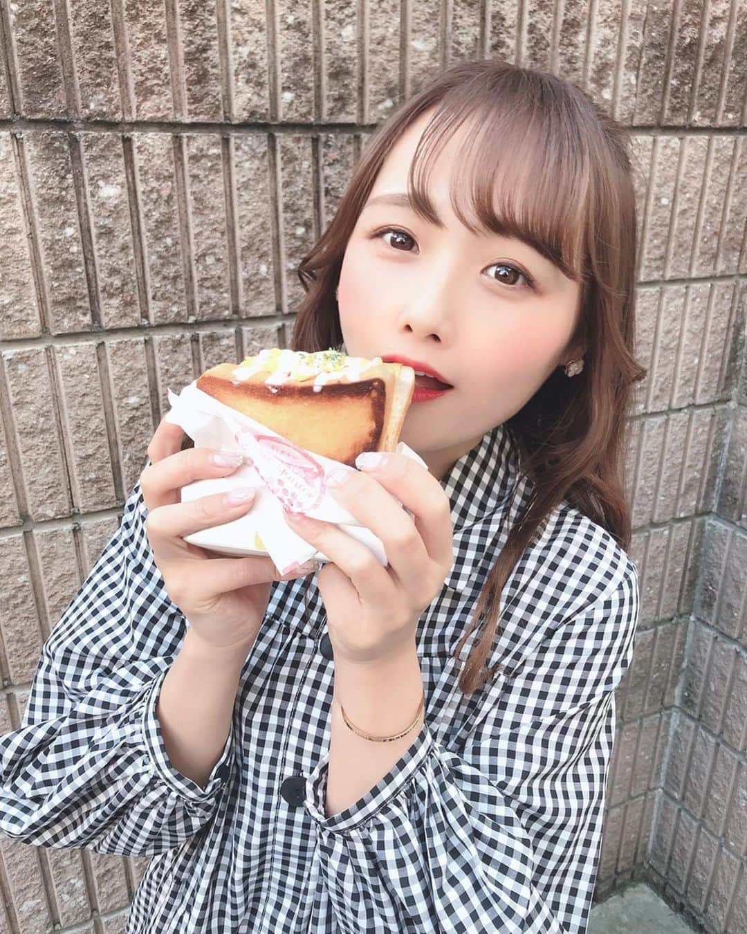 計良日向子（ひなひ）さんのインスタグラム写真 - (計良日向子（ひなひ）Instagram)「. . 新大久保でずっと食べたかった #ハッピーエッグ 行ったよ🥚🐣 . . 私はダッカルビ味にしたんだけど ちゃんと辛くて美味しかった☺️ ボリュームもあってよかった❣️ . . . 👗ワンピース　@zara . . . . #新大久保カフェ #新大久保グルメ #新大久保食べ歩き #新大久保 #ハッピーエッグ #市場タッカルビ #私服 #coordinate #zara #ザラ #グルジョ #love #instagood」3月26日 22時55分 - kerahinako1105