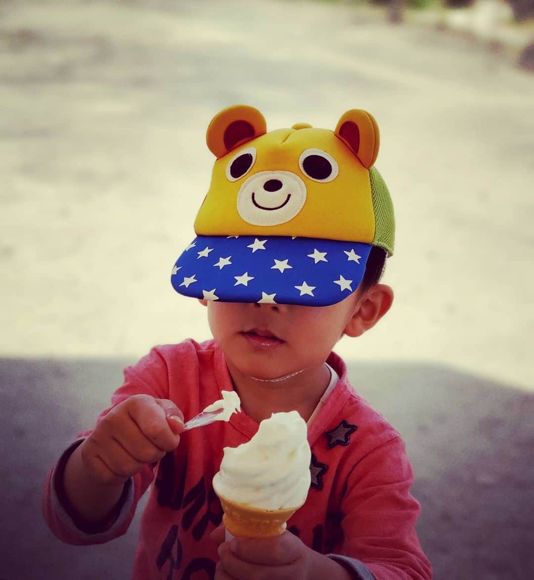 市川笑野さんのインスタグラム写真 - (市川笑野Instagram)「息子が４歳になりました！ 健やかに成長してね！ #4歳誕生日 #息子の誕生日 #ソフトクリーム」3月26日 23時04分 - emino.i