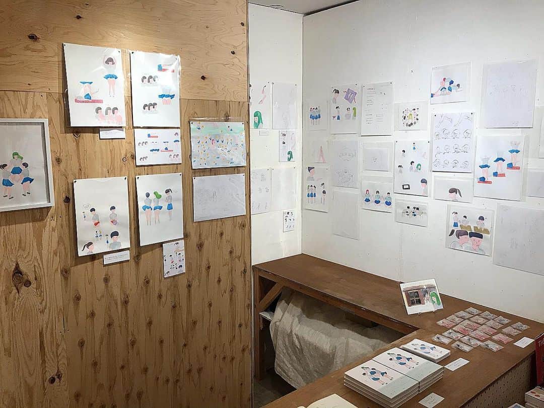 高見雄登のインスタグラム：「@folkoldbookstore さんでやってる @itohidemi さんの『class X』展へ行ってきました。 #folkoldbookstore #いとうひでみ#スパワールド #classX いとうさんのマンガめちゃくちゃおすすめです！ 全大阪の人読んでください！みんなで感想話し合いたい。 Folkさん、木村耕太郎さんのdraw展の時に行かせてもらったこと覚えてくれてはってうれしはずかしかったです。 ありがとうございました！」