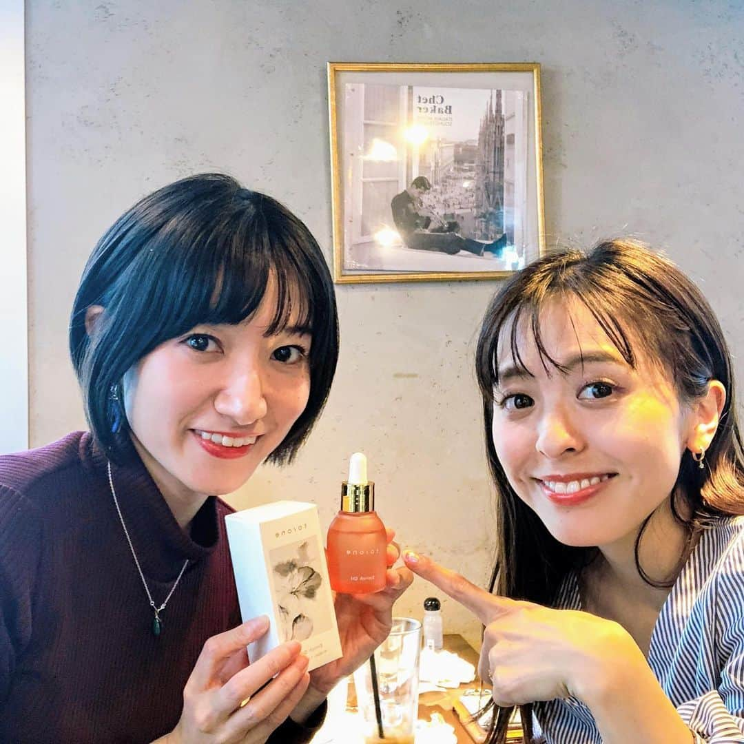 田原彩香さんのインスタグラム写真 - (田原彩香Instagram)「先日、葵ちゃんと♡ なんと、スクーでは朝スクーがはじまりました☀️月曜9:00〜 その放送のまとめを「徳田葵のぱじゃま部屋」YouTubeチャンネルにて復習することができるし、葵ちゃんに会えます😘  https://www.youtube.com/channel/UCrsEK4m6f6z_CowqFtyc3ig  この日はお誕生日もお祝いしてもらった🎁ラブ！  #誕生日　#プレゼント　#ありがとう #朝　#ビジネスタレント　#コスメ　#美容液　#toonecosmetics  #toone」3月26日 23時25分 - taharaayaka