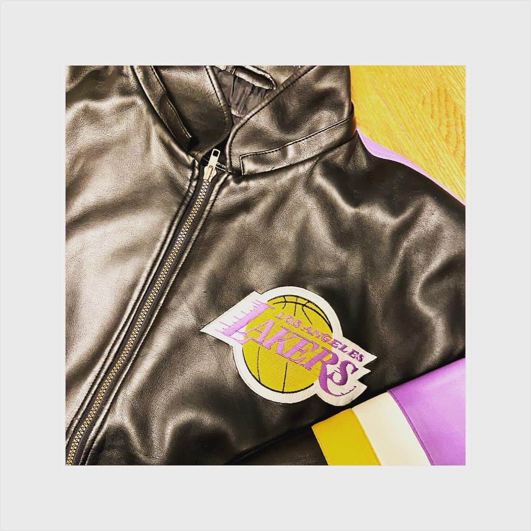 のインスタグラム：「Lakersっ子テンションっ！！ 👱🏾‍♂️💛💜⛹🏾‍♂️⛹🏾‍♂️⛹🏾‍♂️ #tokyo #japan #fashion #beauty #street #basketball #nba #lakers #kobebryant #rip #la #ファッション #ストリート #東京」