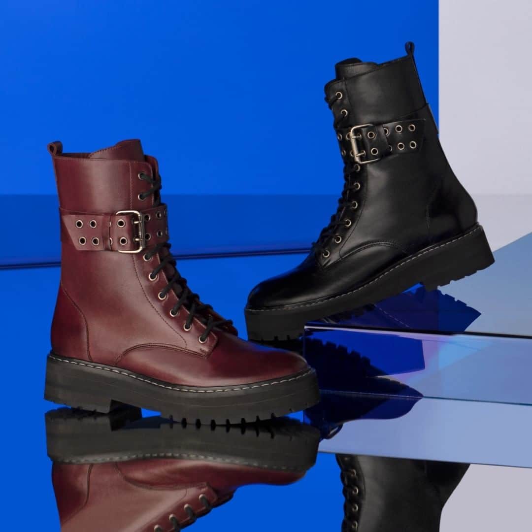 Santa Lollaさんのインスタグラム写真 - (Santa LollaInstagram)「Você sabia que o coturno, também conhecido como combat boot, foi inspirado nas botas usadas por militares no século XX? Hoje, são ícones de estilo e fazem parte do closet da mulher moderna. [ R$369,90 cada ] #santalollainv20 #boots」3月27日 9時00分 - santa_lolla