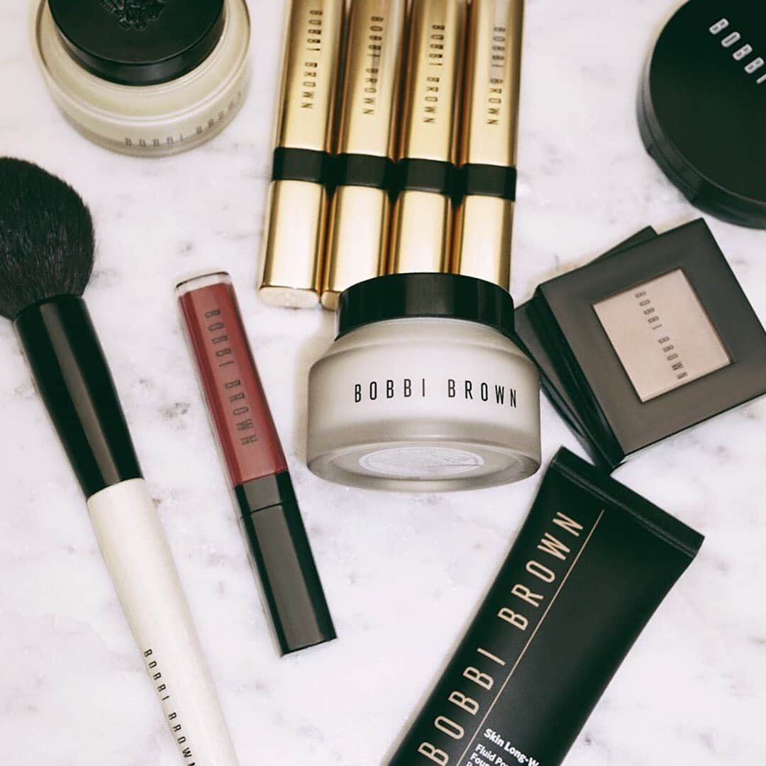 ボビイブラウンさんのインスタグラム写真 - (ボビイブラウンInstagram)「Head to our IG Story to see how Bobbi Brown Artist in Residence @nikkideroest keeps her bathroom organized. ⁣ ⁣ #BBProTip: When you have a lot of makeup and skincare products, place your favorites in the front of your cabinet. This will not only make it easier for everyday access, but you’ll use them more, too. ⁣ ⁣ #BobbiBrown #BobbiBrownConnects #MUA #organizingideaa #organizinghacks #makeuporganizer⁣」3月27日 9時10分 - bobbibrown