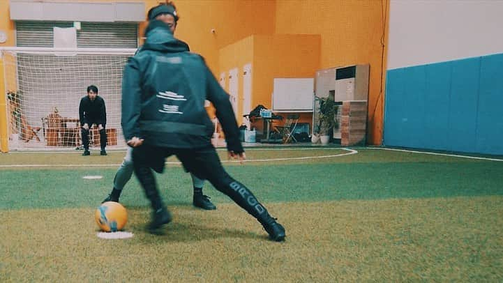 水嶋ヒロさんのインスタグラム写真 - (水嶋ヒロInstagram)「VLOG_3 Played Football, first time in 15yrs - vol.2 #youtube #vlog #3 #vol2 #new #uploaded #football #soccer #rehab #cr7 #ruicosta #水嶋ヒロ #youtubechannel #hiromizushima #サッカー #いろいろやる #筋肉痛 #rusty」3月27日 9時25分 - hiro_mizushima_official