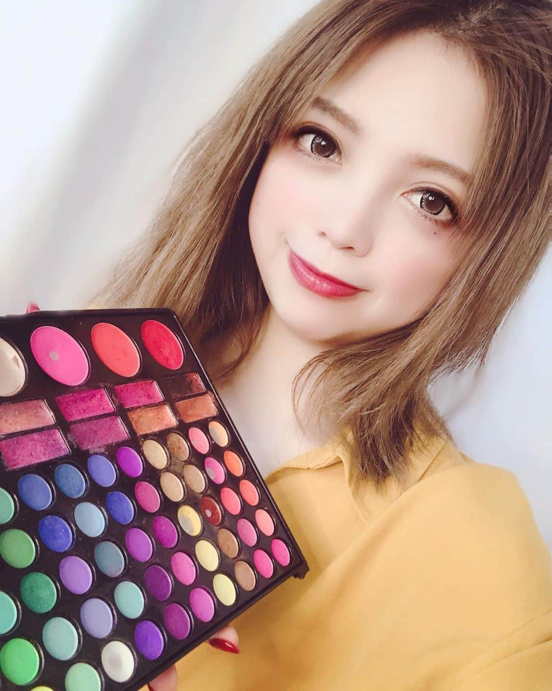 橘咲良さんのインスタグラム写真 - (橘咲良Instagram)「これさえ有ればⓖⓞⓞⓓ💄💕 #キングラビッツ #橘咲良 #メイクパレット #メイクアップ」3月27日 9時48分 - tachibanasakuradazo