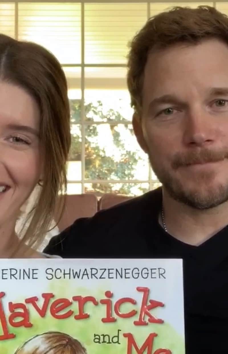 クリス・プラットのインスタグラム：「Have a kid? Need them entertained for the next 11 minutes? Well, click the link to watch Katherine and I read, “Maverick and Me,” to benefit @savewithstories @savethechildren @nokidhungry We are not just shamelessly plugging her book here. We’re reading her book as it is author approved. Apparently you can’t just read any old book. SOOO.... if you’re a Childrens author and would allow your book to be read- please send approval to @savewithstories and maybe I can talk some of my famous friends into reading them as a way to entertain our kiddos. Each of the above mentioned organizations are helping in this time of need. Katherine and I are making donations to each. If you have the means we respectfully ask that you donate too, if you please. Enjoy the stories! #GodBless #StaySafe #WeRise」