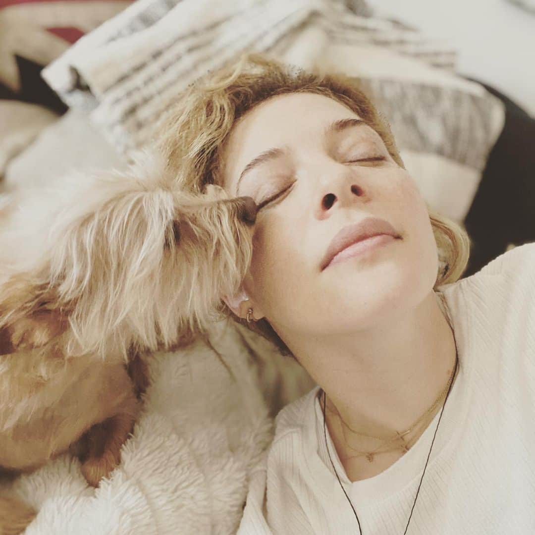レイチェル・レフィブレのインスタグラム：「My new #stayathome bath routine.」