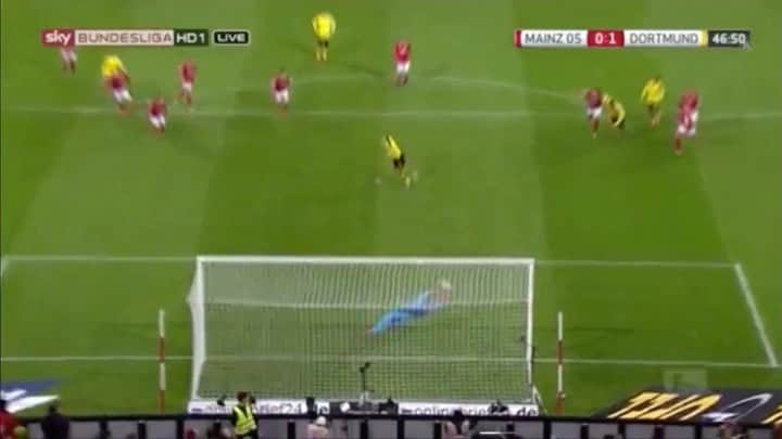 ロリス・カリウスのインスタグラム：「#TBT 15/16 Bundesliga ⚽️🎥」