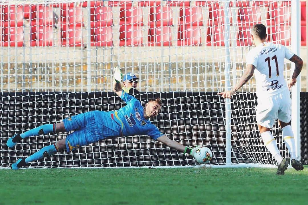 ガブリエウ・ヴァスコンセロス・フェレイラのインスタグラム：「Good memories 🧤⚽️👊🏻 #tbt」