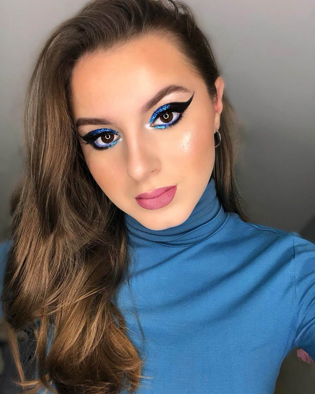NYX Cosmeticsさんのインスタグラム写真 - (NYX CosmeticsInstagram)「Liner so sharp it could cut ✔️ @korinamakeup_ pairs our #EpicWear Liquid Liner in 'Black' with our Slim Eye Pencil in 'Satin Blue' to achieve this sharp cat eye 💙 || #nyxcosmetics #nyxprofessionalmakeup #crueltyfreebeauty」3月27日 2時58分 - nyxcosmetics