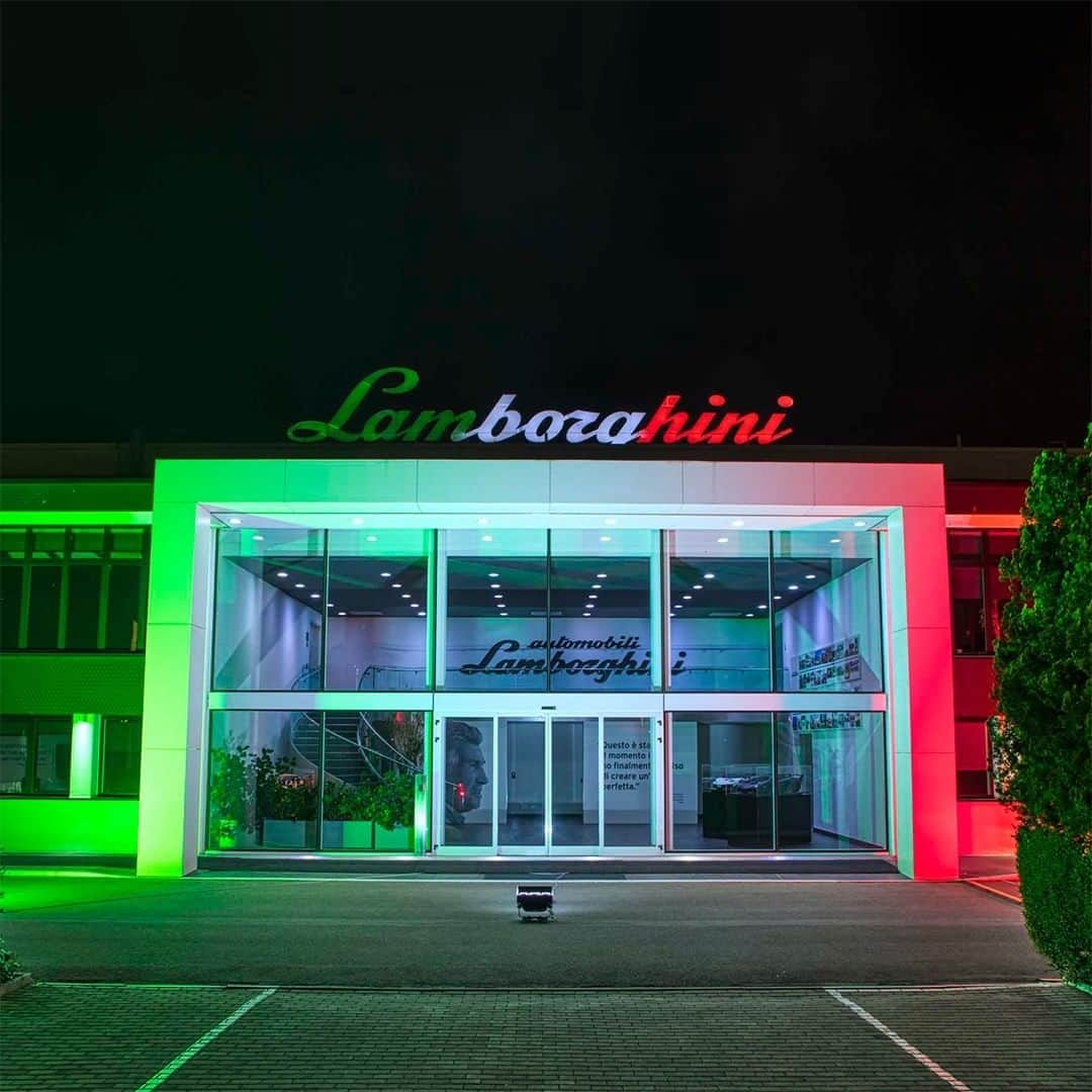 のインスタグラム：「These colors have always been a part of our history. At this time, when we need to support each other by staying home and safe, we feel even more close to them.  #Lamborghini #IoRestoAcasa #StayHome #KeepItParked」
